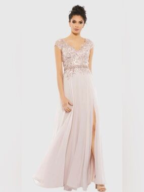 MAC DUGGAL
Pink Embellished Cap Sleeve Bodice Flowy Gown